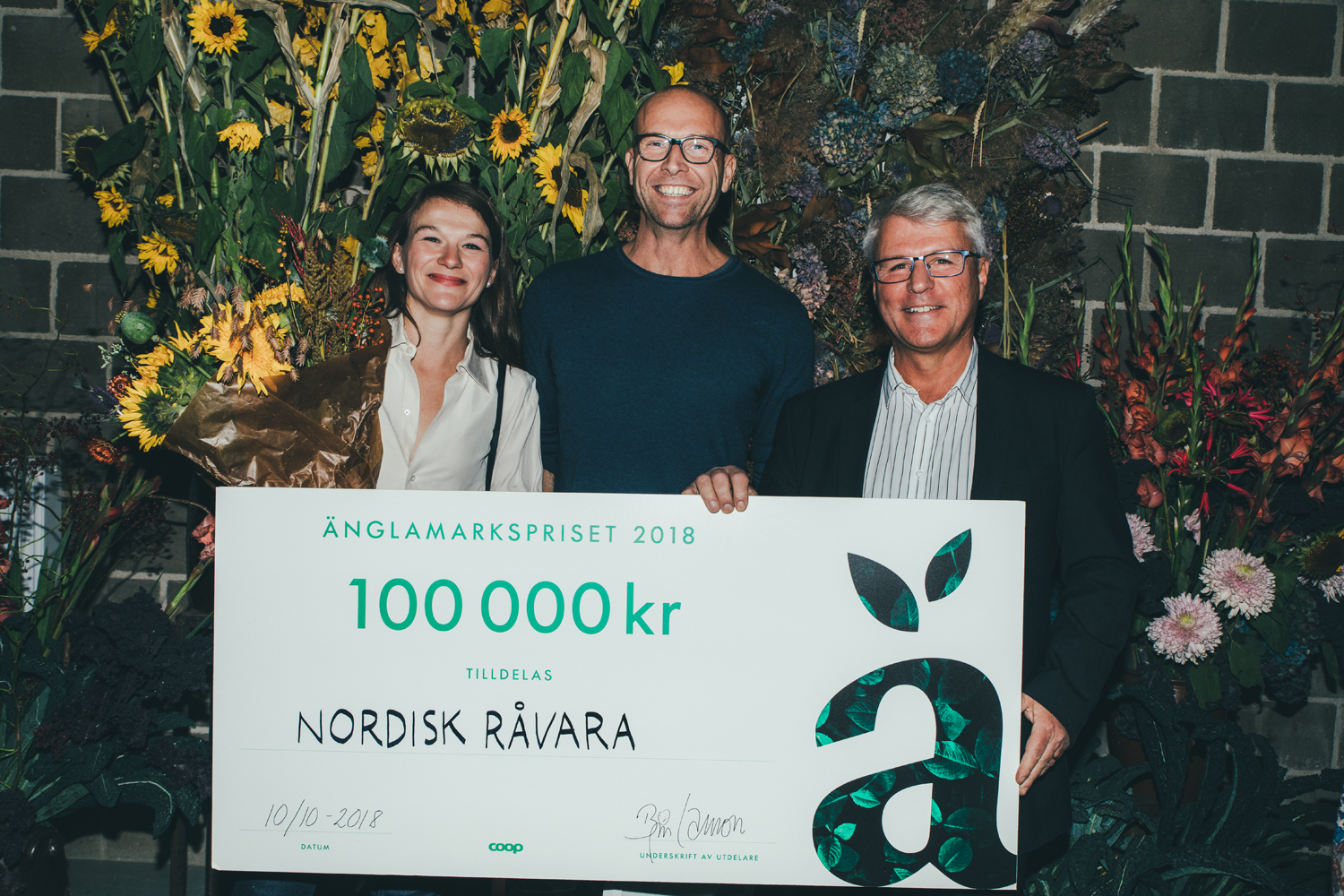 Fr v Anna Erixon, Tomas Erlandsson och Gunnar Backman från Nordisk Råvara.